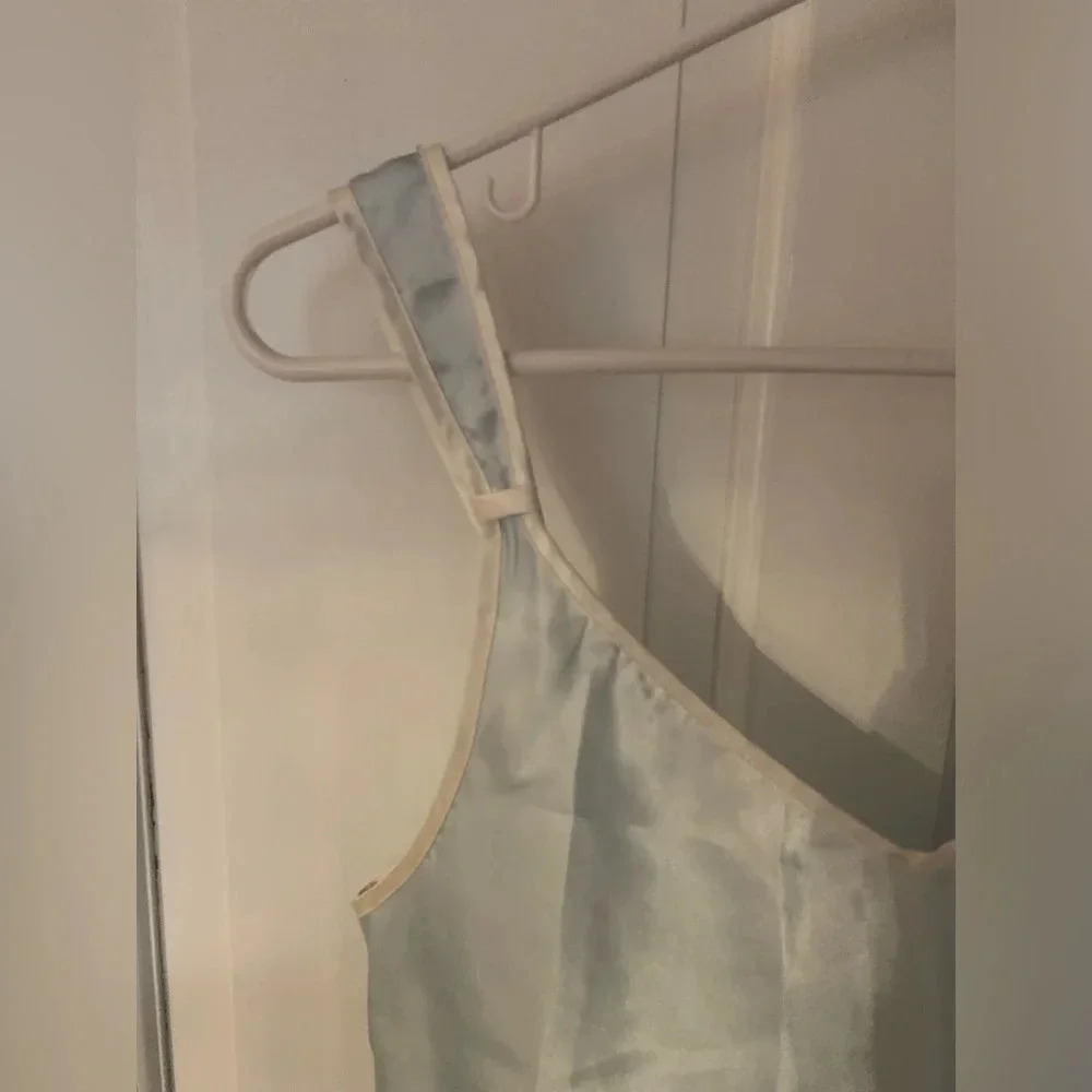 Vintage 90s Light Blue Oscar de la Renta Pink Label Silky Slip Size Small - Picture 2 of 6